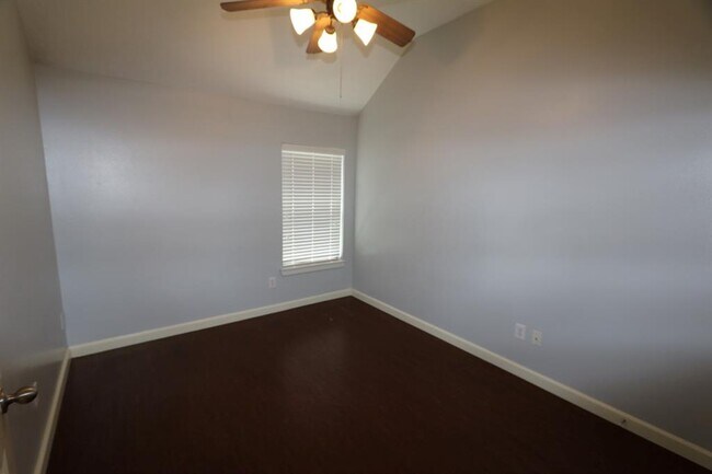 Building Photo - 28238 Daystrom Ln