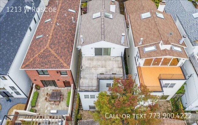 Building Photo - 1213 W Roscoe St