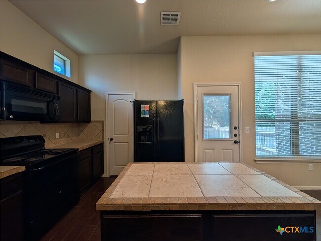Building Photo - 622 Creekside Cir