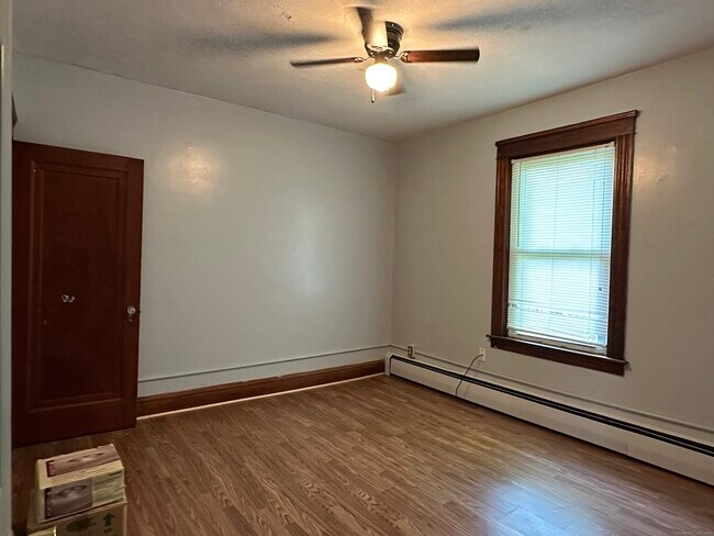 Building Photo - 8 Leander St