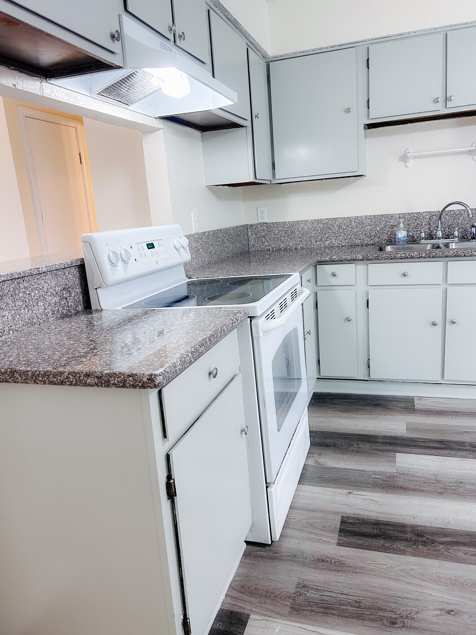 Building Photo - 2704 Sieglinde Ct
