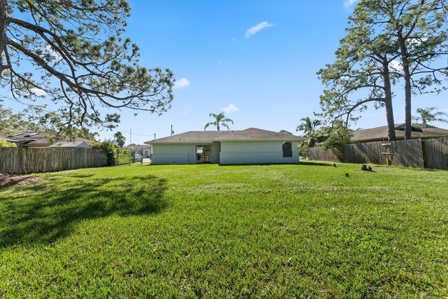 Building Photo - Southwest Sudder Avenue, Port St. Lucie, F...