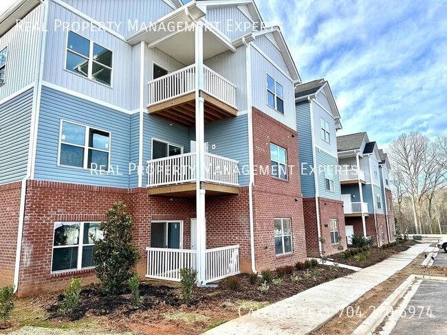 Primary Photo - 7023 Star Oaks Ln