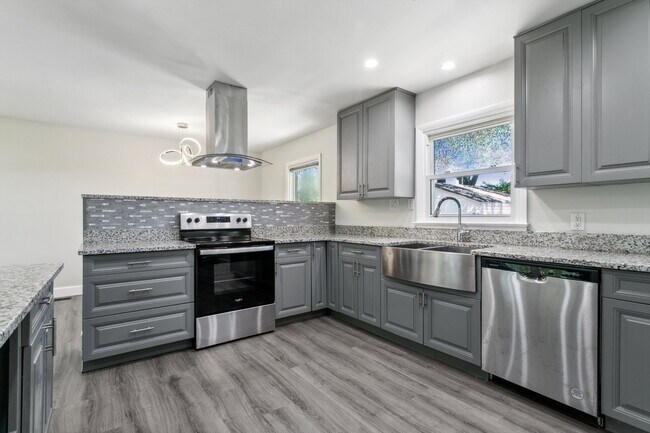 Building Photo - 314 Martha Lee Dr