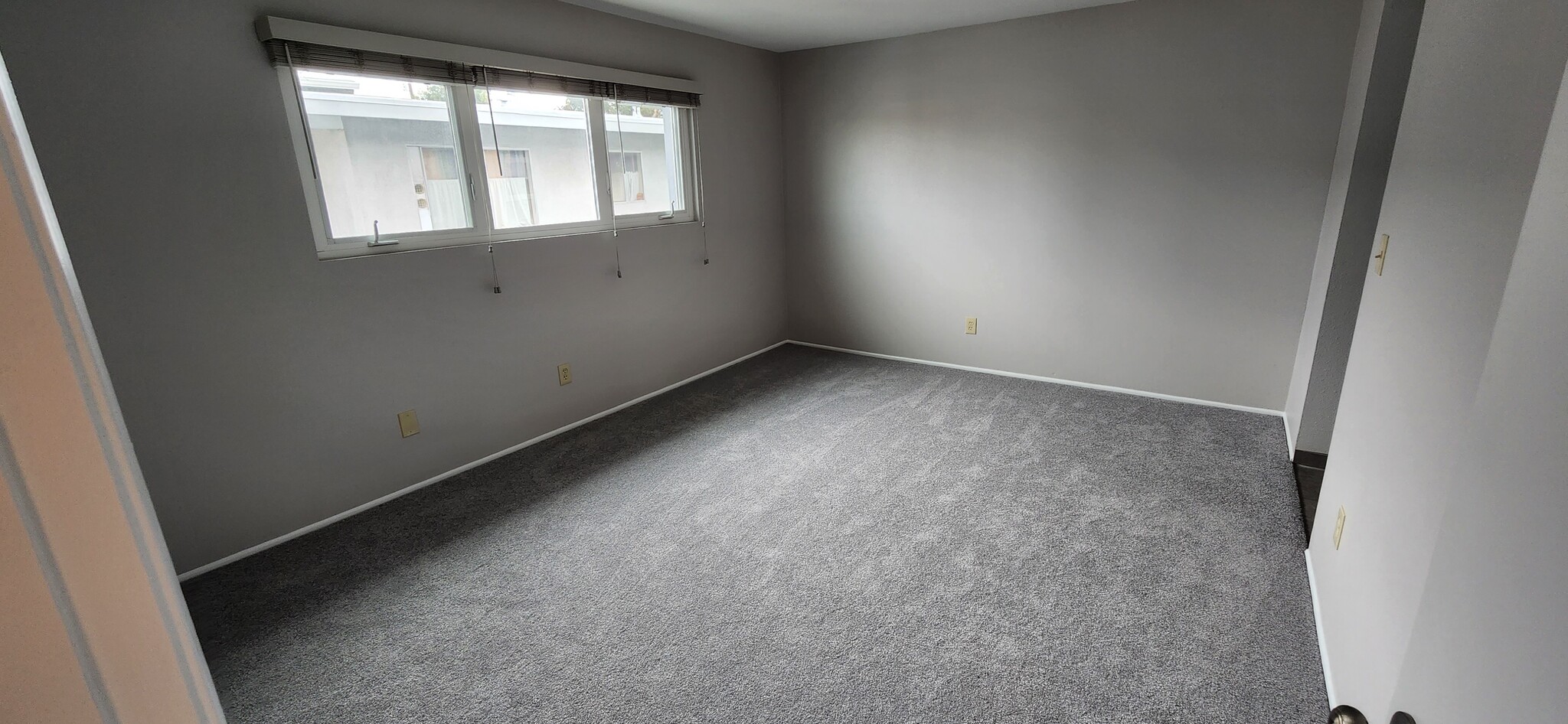 Master bedroom 15'x 12' - 1100 Opal St