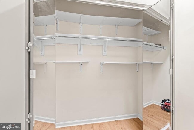 Building Photo - 614 Benson St