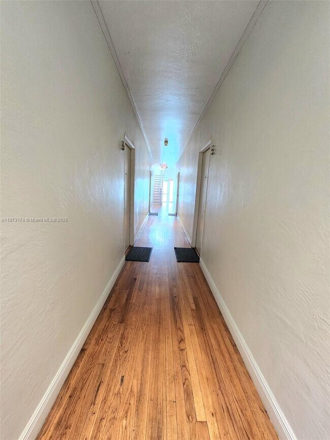 Building Photo - 7936 Harding Ave