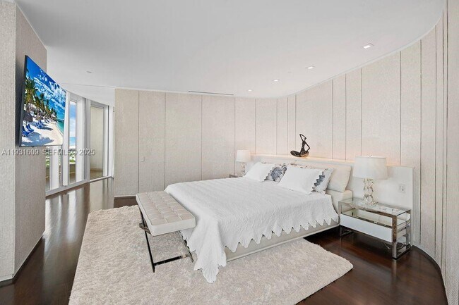 Building Photo - 1643 Brickell Ave