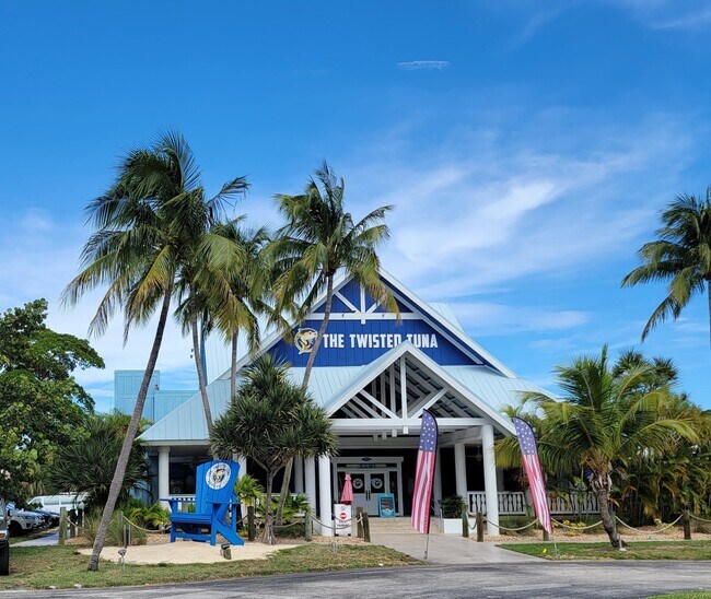 Building Photo - 353 S US Hwy 1