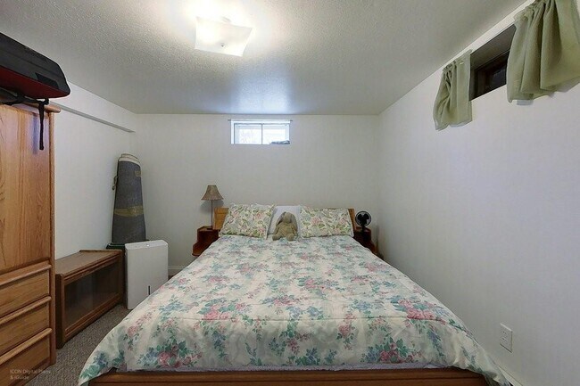 Building Photo - 88 Woodland Dr