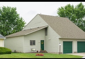 Building Photo - 2115 Ivy Ct