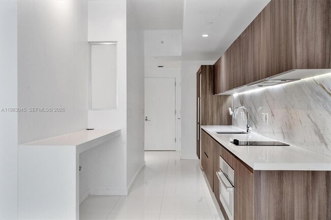 Building Photo - 851 NE 1st Ave