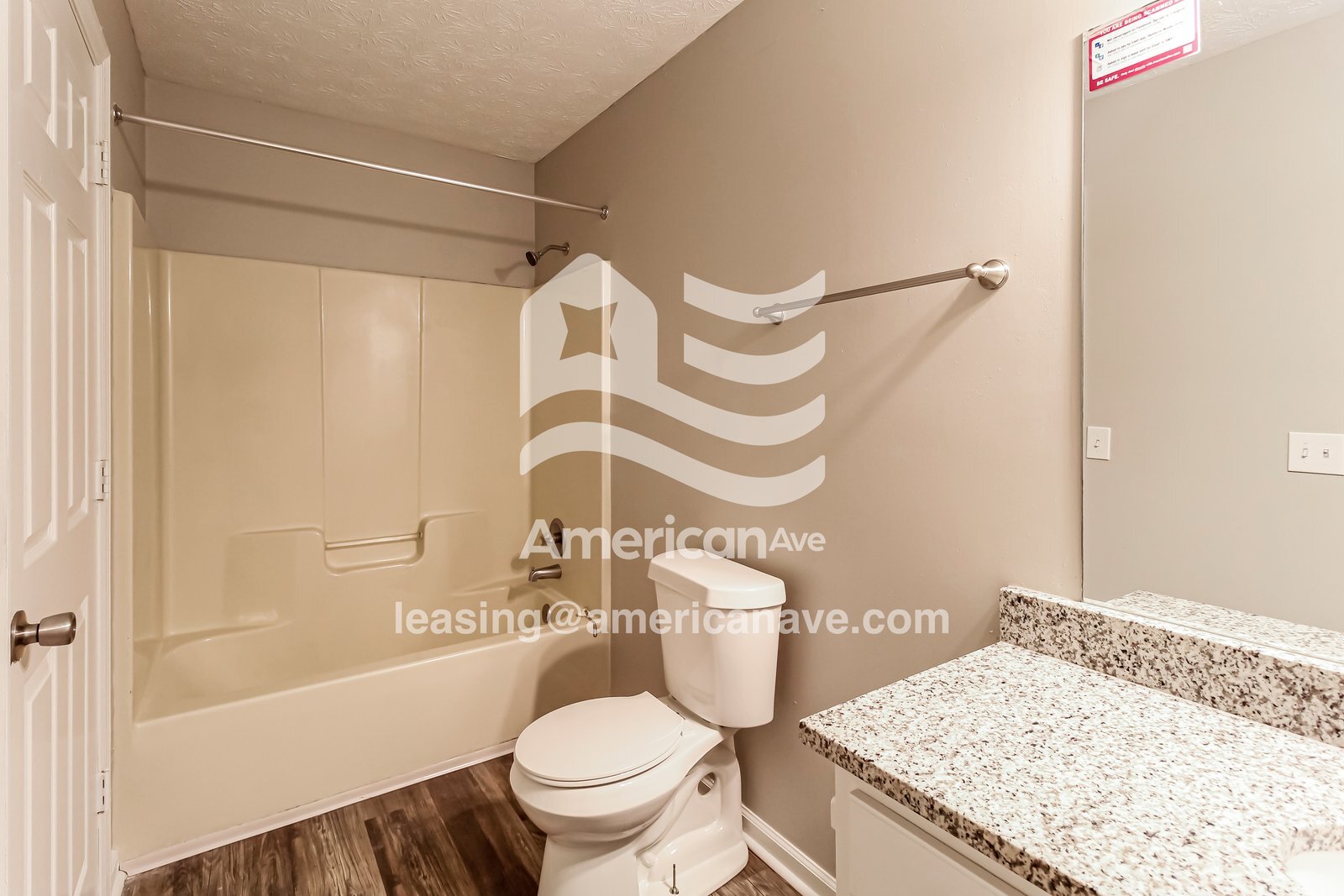 Building Photo - 751 Parkhill Dr