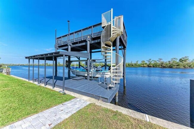 Building Photo - 9675 SW Anchor