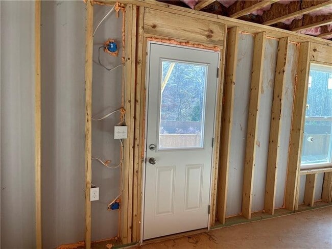 Building Photo - 240 Summerwood Ln