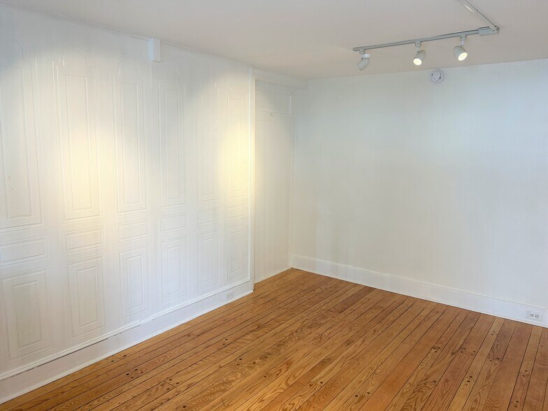 Living Room - 508 Central Ave
