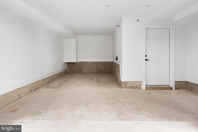 Building Photo - 1321 S Woodstock St
