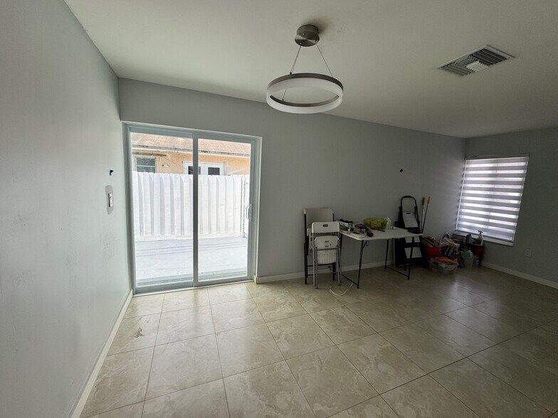 Living Room - 8434 SW 38th St