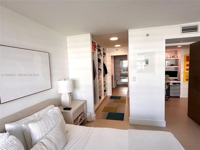 Building Photo - 170 Ocean Ln Dr