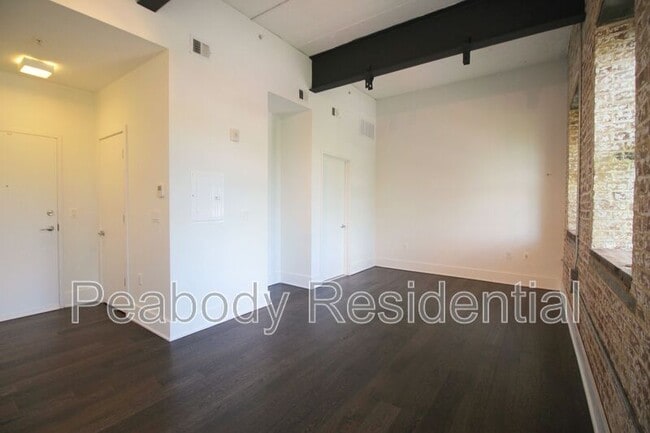 Building Photo - 515 N Washington St
