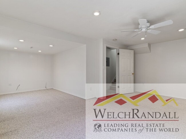 Building Photo - Charming Single-Family Home in Clinton