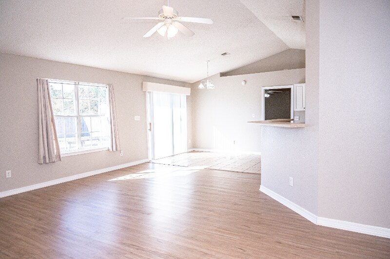 Building Photo - 8013 Mark Ct