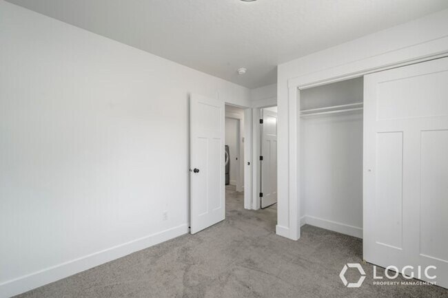 Building Photo - 1249 E 1700 S