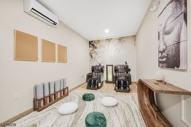 Building Photo - 20 Encampment Court