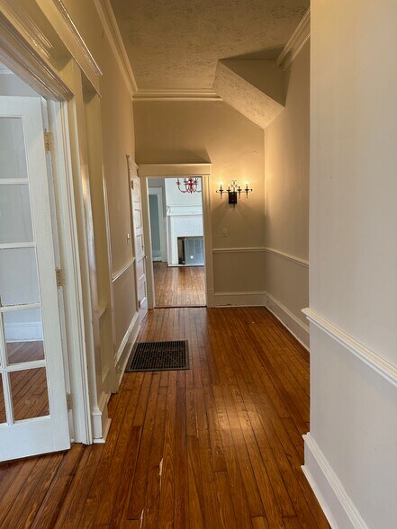 Building Photo - 114 S 5th Ave