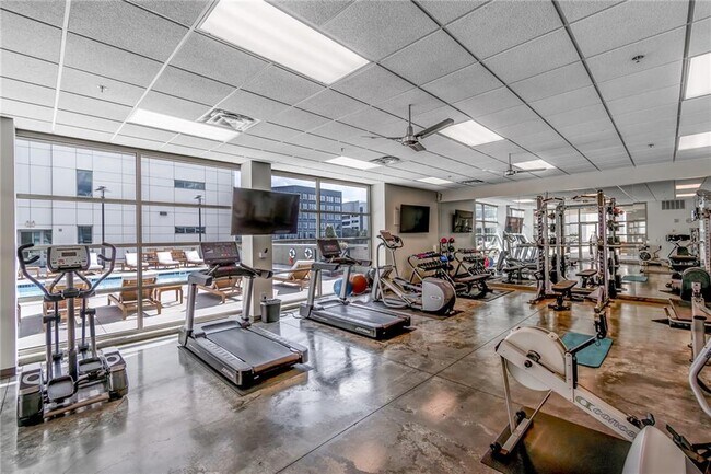 Building Photo - 1100 Howell Mill Rd NW