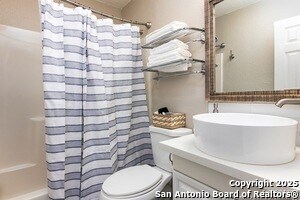 Building Photo - 6804 river