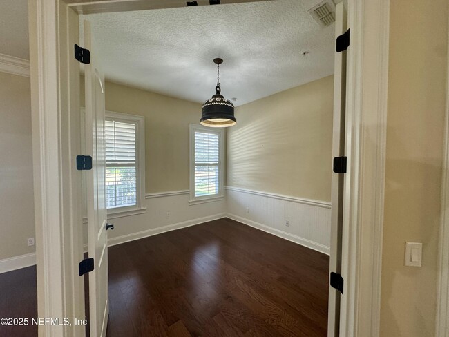 Building Photo - 1406 Sunset View Ln