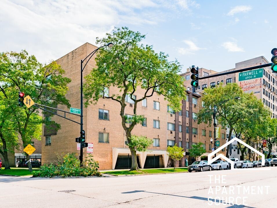 Building Photo - 6825 N Sheridan Rd