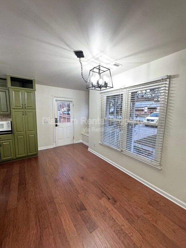 Building Photo - 1886 Benson Ave SE