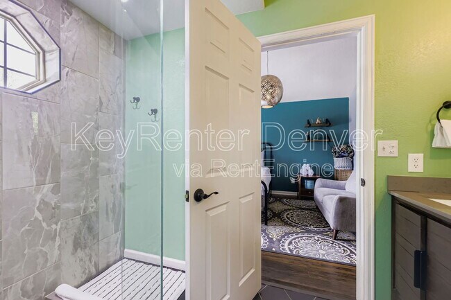 Building Photo - 12295 Crabapple St