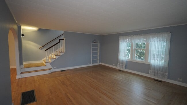 Building Photo - 6551 Abbott Rd