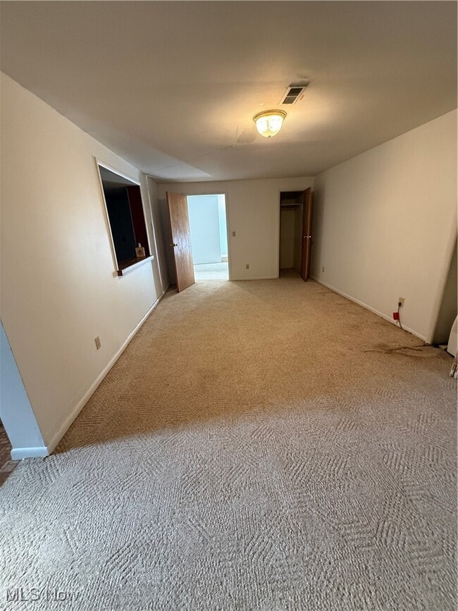 Building Photo - 964 Country Club Dr