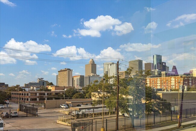 Building Photo - 2401 Crawford St