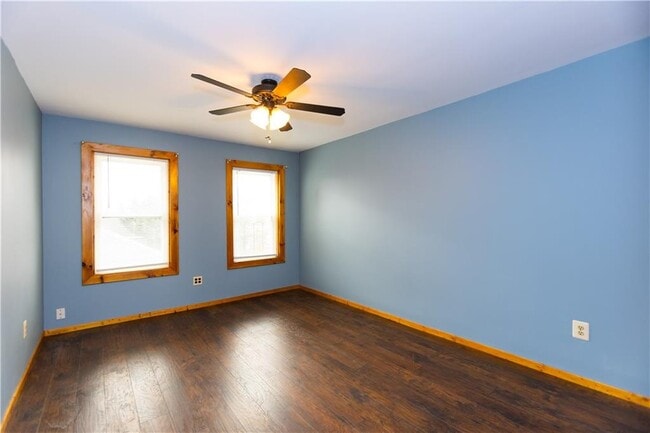 Building Photo - 42 Bentley St