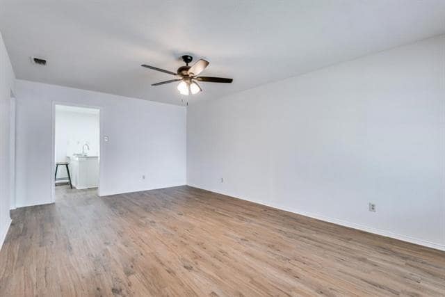 Building Photo - 1422 Deborah Ave