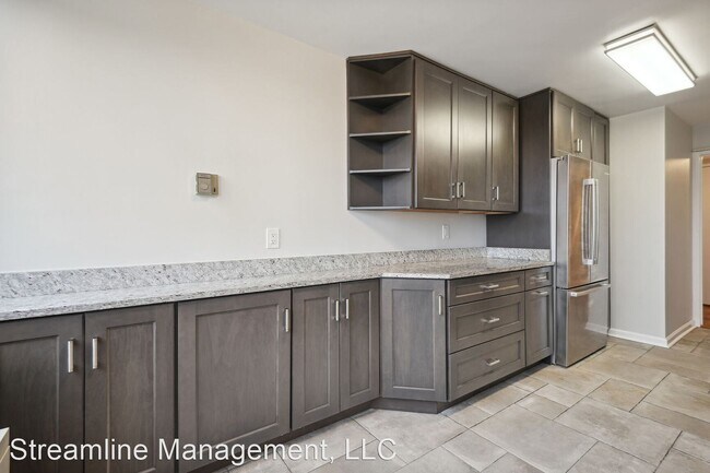Building Photo - 3 br, 2.5 bath House - 10401 Grosvenor Pl ...