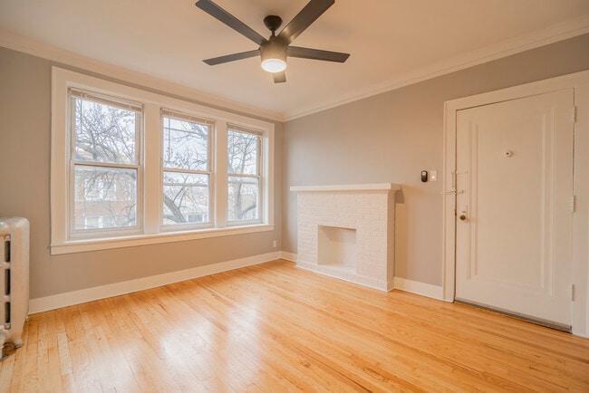 Building Photo - 2422 W Fargo Ave