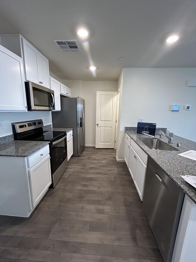 Building Photo - 342 Pacific Sparrow Avenue