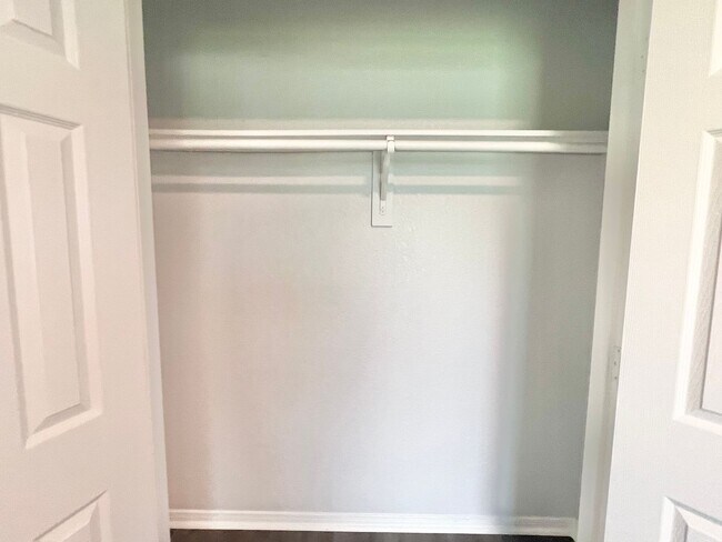 Building Photo - Updated 4 Bed Home in Killeen!