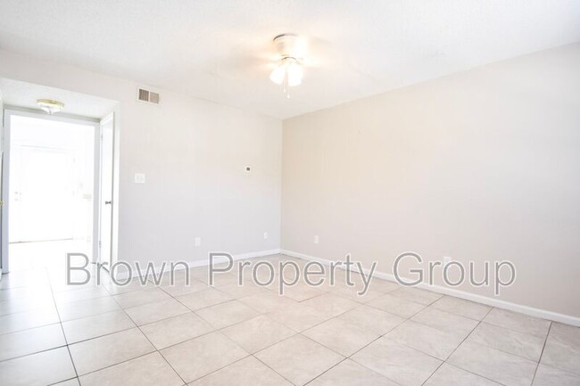 Building Photo - 2105 Grand Prix Dr