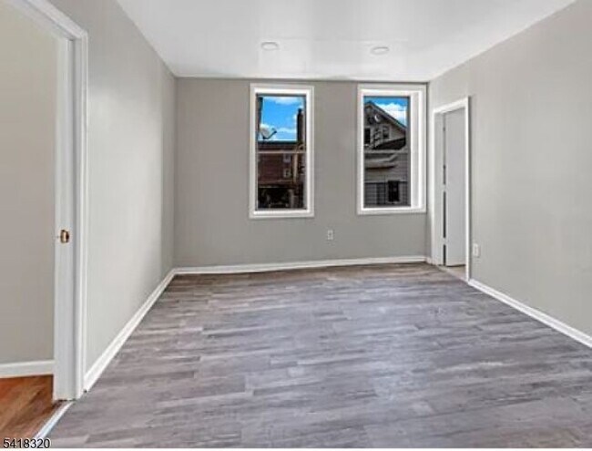 Building Photo - 84 Second St