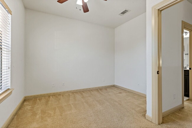 Building Photo - "Modern 2 Bed, 1.5 Bath Condo in Sanger, TX with 982 sq ft of Comfortable Living Space!"