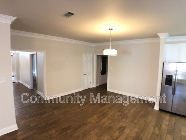 Building Photo - 25857 Linwood Rd