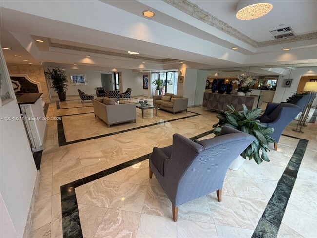 Building Photo - 2625 Collins Ave