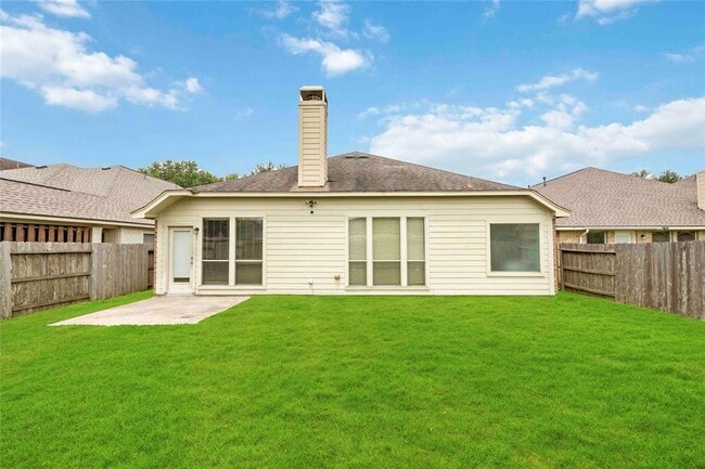 Building Photo - 2019 Shore Breeze Dr